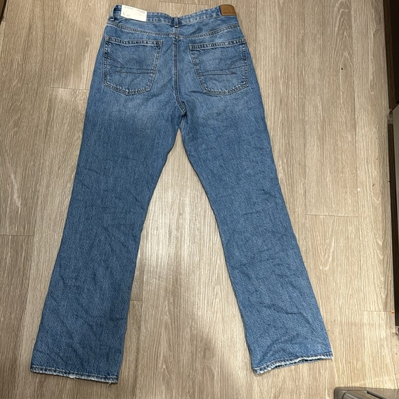 American Eagle Light Wash High Rise 90s Bootcut Jean Size 8 - Picture 3 of 3